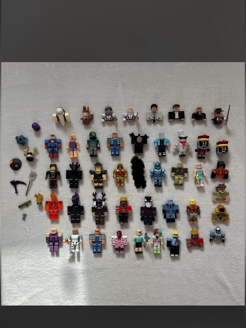 ROBLOX Mixed Lot of 43 Series 1, 6, 7, 10 Roblox 3" Minifigures - READ